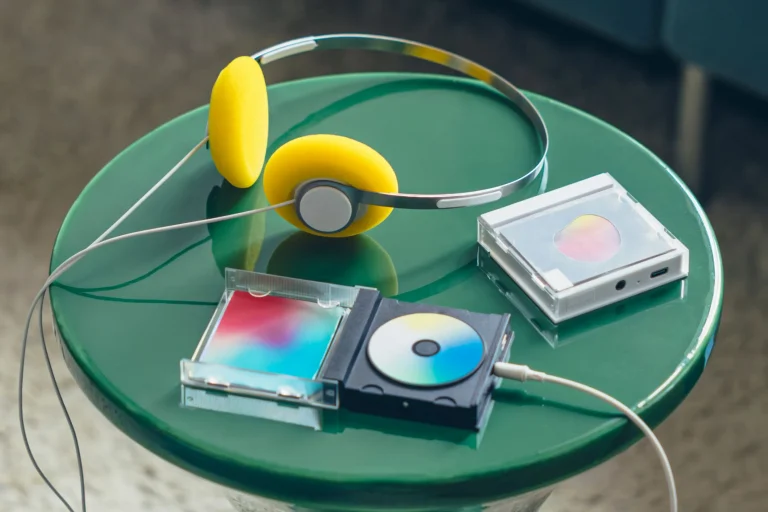 Acest player MP3 inspirat de CD/Walkman isi propune sa fie urmatorul mixtape