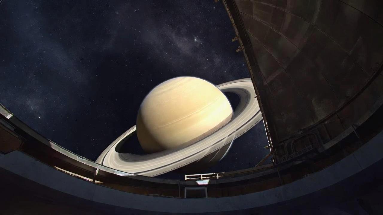 Titan Saturn coliziune 2026